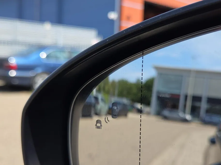 Kia Ceed 1.5 T-GDi GT-PlusLine Automaat | 140 PK | Schuif-kanteldak | JBL | Elektr. verstelbare bestuurdersstoel met geheugenfunctie |  18' lichtmetalen velgen | Dodehoek detectie  | Metallic lak | Fabrieksgarantie t/m 8-4-2032 + 3x 1 jaar*  | NAP