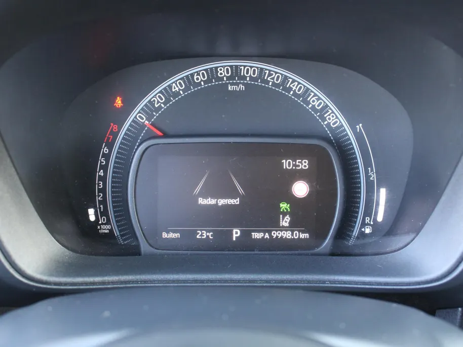 Toyota Aygo X 1.0 VVT-i S-CVT first | Camera | Android Auto/Apple Carplay | Cruise | Clima | Automaat | 17' LM |