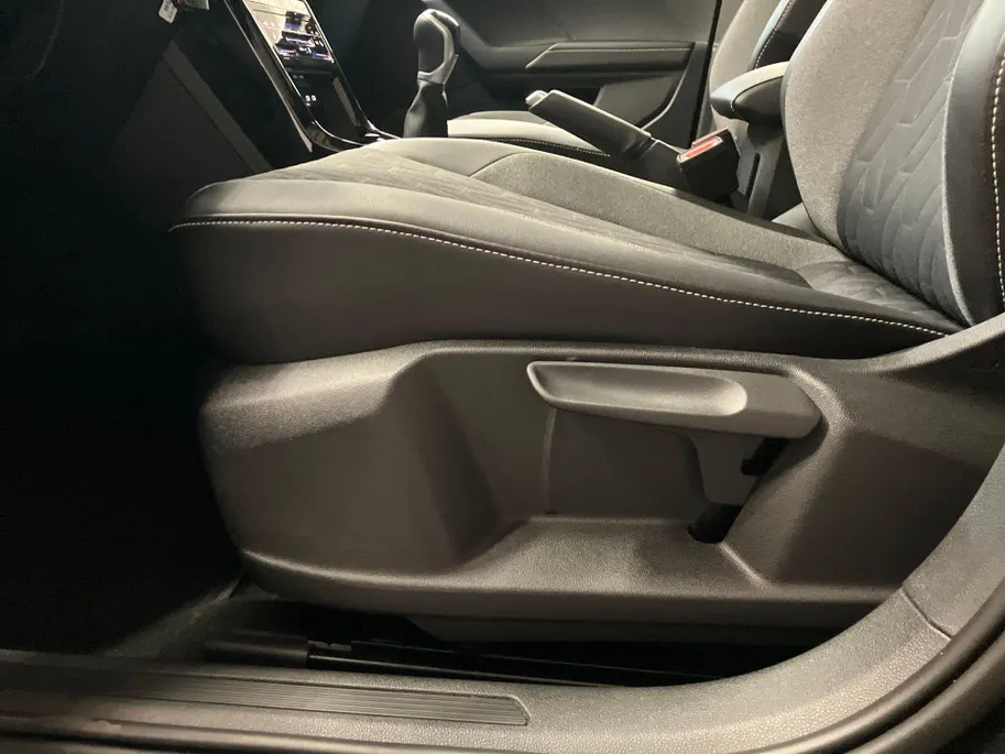 Volkswagen T-Cross 1.0TSI/95PK Goal · Navigatie · Apple/Android Car Play · Stoelverwarming · Garantie t/m 23-05-2027