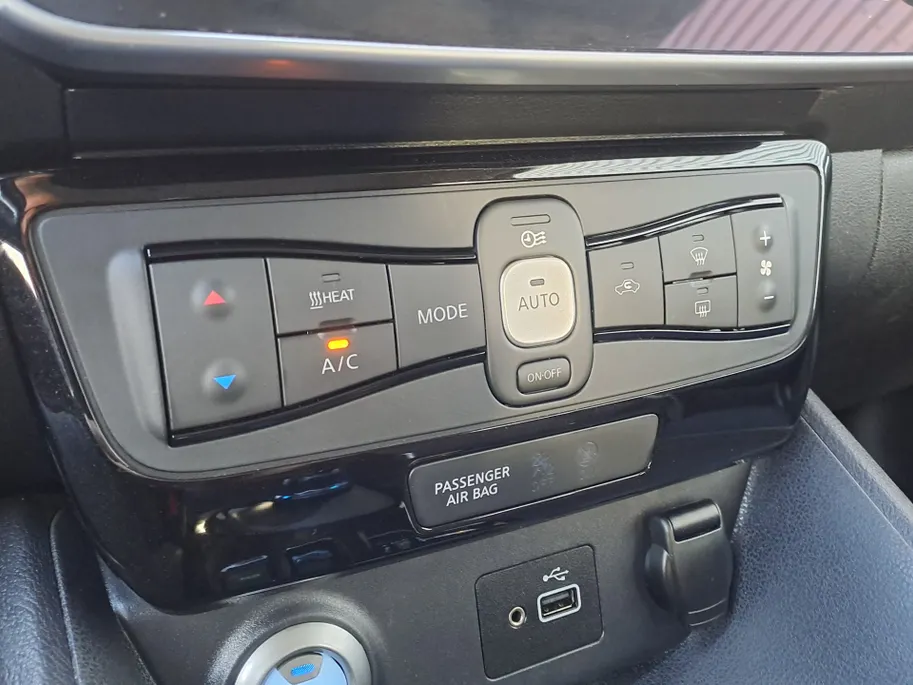 Nissan Leaf Acenta 40 kWh SOH 85.2% | Navi | Camera | Automaat | ECC | Cruise