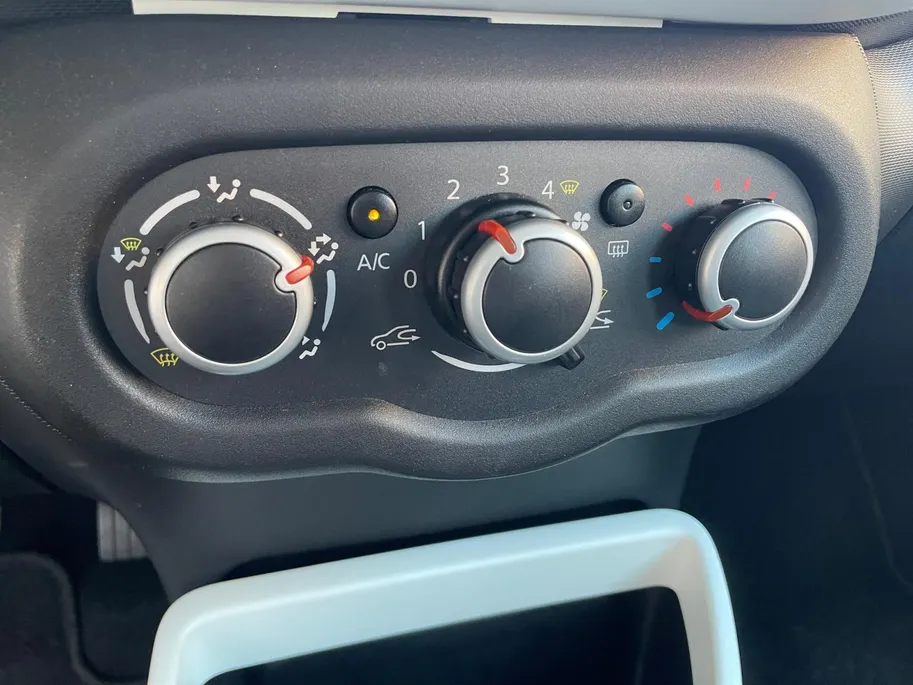 Renault Twingo 1.0 SCe Collection | Dealer onderhouden| Lage Kilometerstand| Airco| Metallic Lak| 4 seizoen banden|