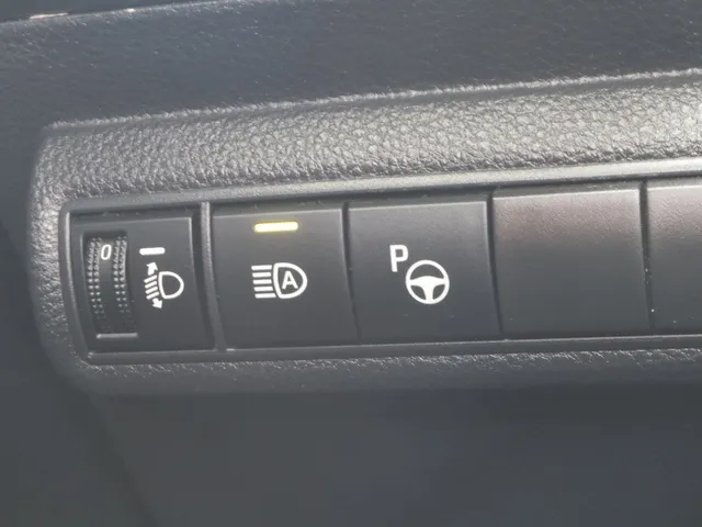 Toyota Corolla 1.8 Hybrid Style | All Seasons | Parkeersensoren V+A
