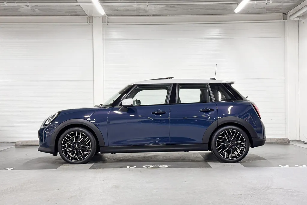 MINI Cooper 5-deurs Cooper S Favoured XL