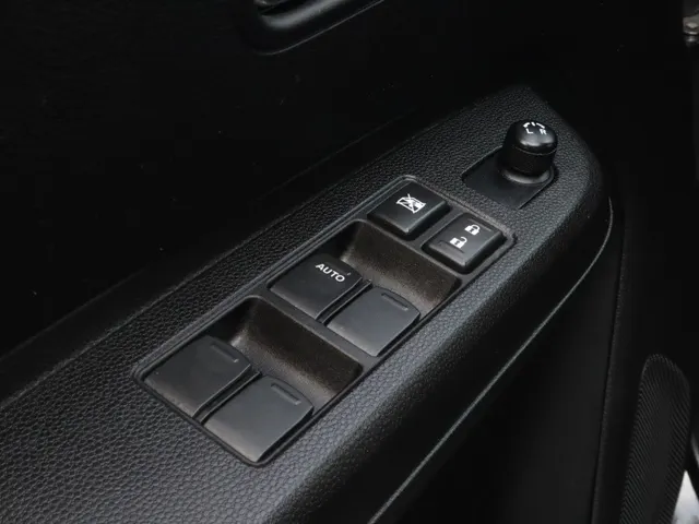 Suzuki Ignis 1.2 Style Hybrid Automaat | Navi | Keyless | Cruise | All Seasons