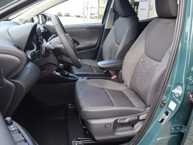 Toyota Yaris 1.5 Hybrid 115 Dynamic Comfort Pack | V+A Sensoren | Stoel & St