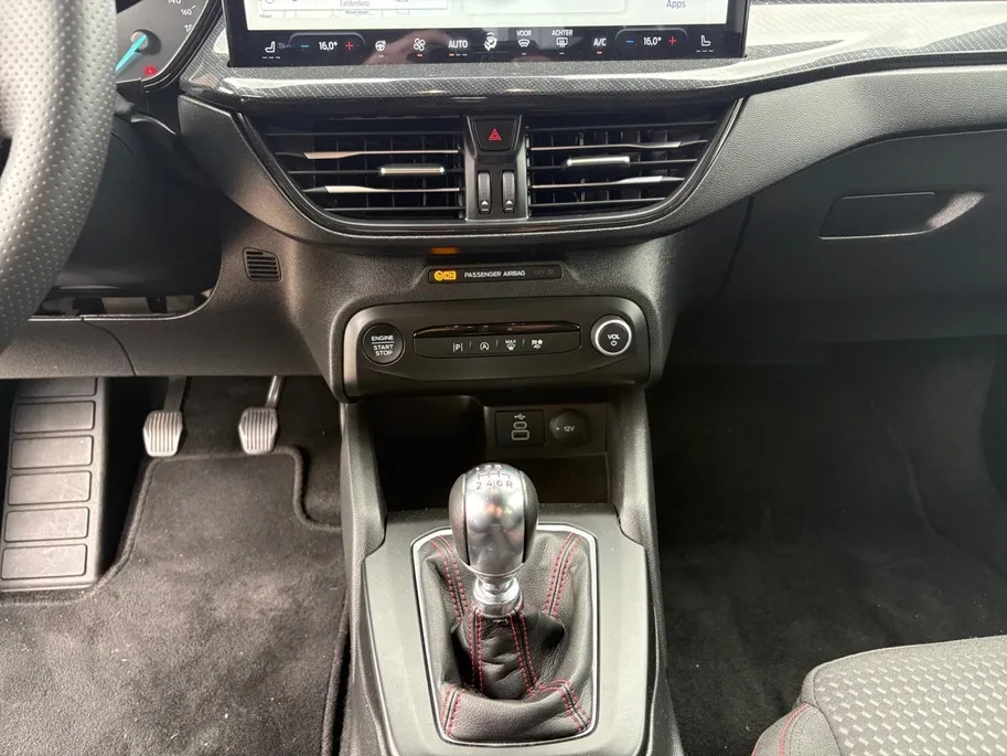 Ford Focus Wagon 1.0 EcoBoost Hybrid ST Line | Navigatie | Stoel/Stuur/Voorruitverwarming | Apple Carplay / Android Auto | Cruise Control | Lichtmetalen Velgen |