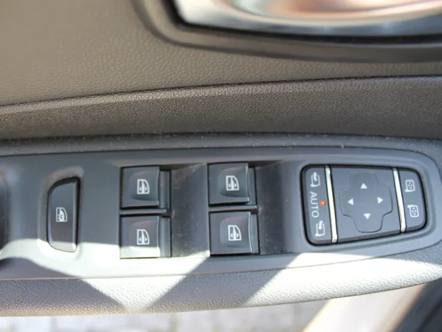 Renault Captur 0.9 TCe Intens | navigatie | trekhaak | climate control