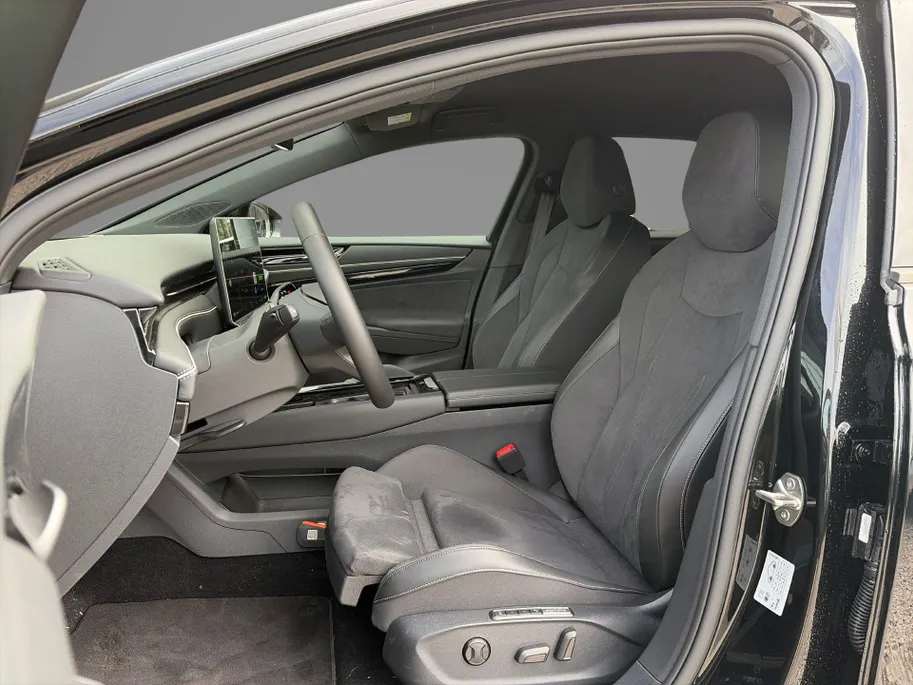 Volkswagen ID.7 Tourer Pro Limited Edition 77 kWh · 20' Black Style velgen + all-season banden · 360 camera · verwarmde voorstoelen · Trekhaak inklapbaar, met elektrische ontgrendeling ·