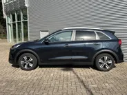 Kia Niro 1.6 GDi Hybrid DynamicPlusLine AUTOMAAT | Trekhaak | Stoel/Stuur verwarming | Adaptieve Cruise | Groot scherm Navigatie | Digitaal cockpit | Apple Carplay/Android Auto | Camera | Climate
