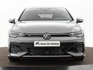 Volkswagen Golf 1.5 eTSI 150pk DSG R-Line · Apple/Android Car Play · Trekhaak ·  Camera + Parkeersensoren · Stoelverwarming · Garantie t/m 24-09-2030 of 100000km.