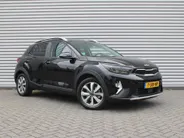 Kia Stonic 1.0 T-GDi MHEV DynamicPlusLine | Trekhaak | 15' LM | Clima | Cruise | Navi | Camera | LED | Keyless | 1e eigenaar |