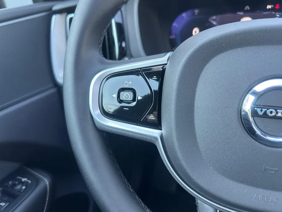 Volvo XC60 2.0 T6 Plug-in hybrid AWD Inscription | Panodak |