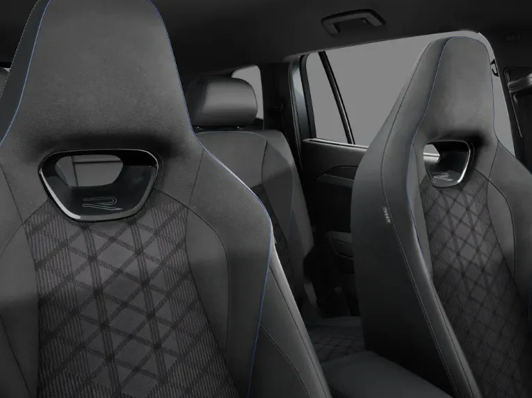 Volkswagen Tayron R-Line Edition 1.5 eHybrid 204 PK 6 versn. DSG · Black Style Pakket · Panoramaschuif-kanteldak · Trekhaak inklapbaar, met elektrische ontgrendeling, incl. aanhangermanoeuvreerhulp Trailer Assist ·