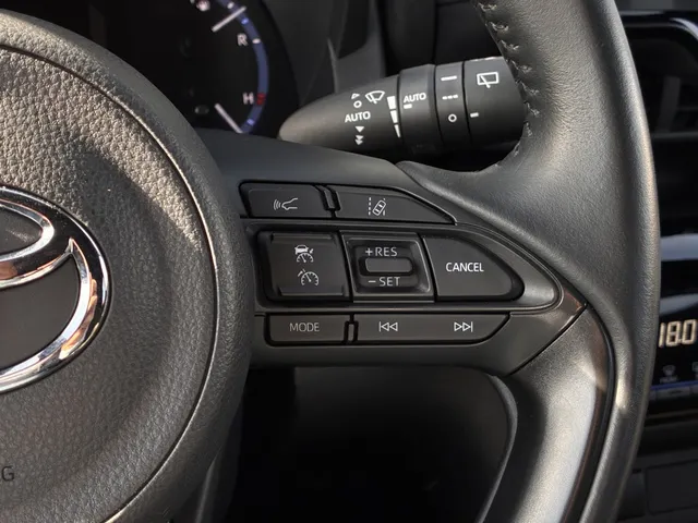 Toyota Yaris Cross 1.5 Hybrid Explore | Trekhaak | PDC v/a | Stoelverwarm. |
