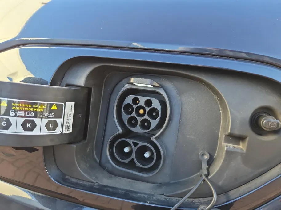 Kia e-Niro DynamicPlusLine 64 kWh | Accu 99,5 % | 3 Fase laden | 1e Eigenaar | Dealer onderhouden | Stoelverwarming | Schuif-/kanteldak | Fabrieksgarantie t/m 24-08-2029 + 3x 1 jaar |  NAP |