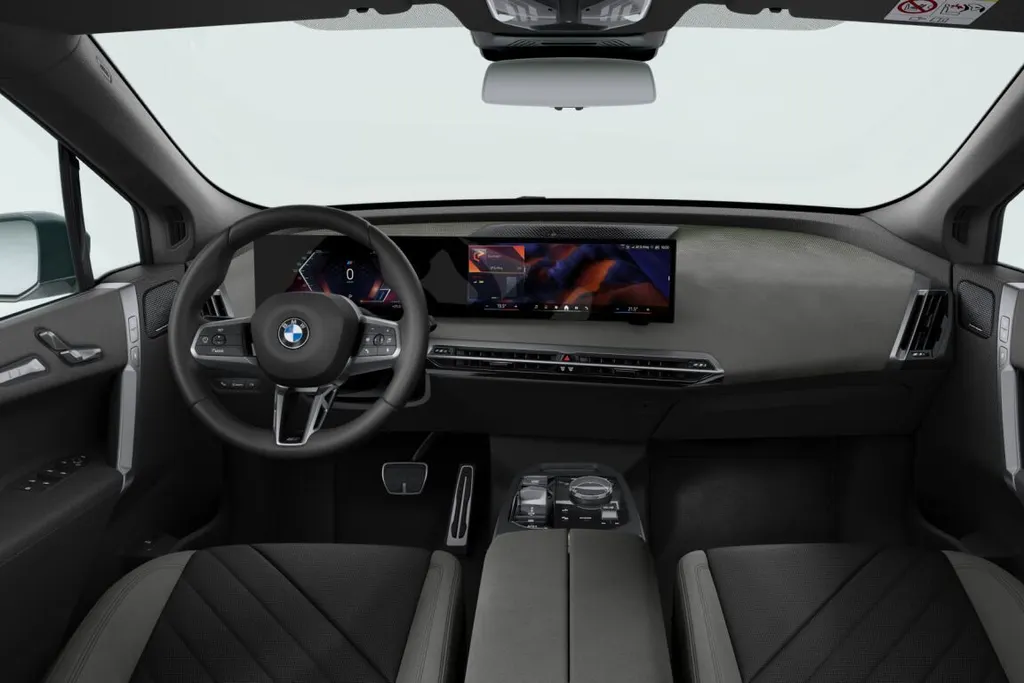 BMW iX xDrive45 101 kWh