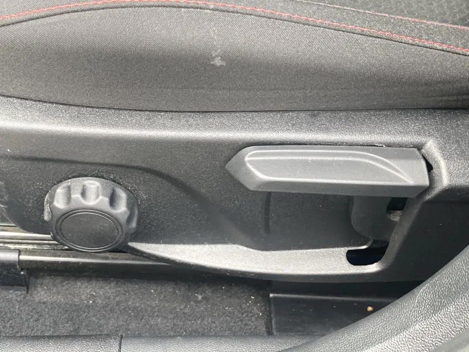 Ford Focus 1.0 EcoBoost Hybrid 125 pk ST Line 5-deurs Navigatie - Apple Carplay/Android Auto - Winter Pack
