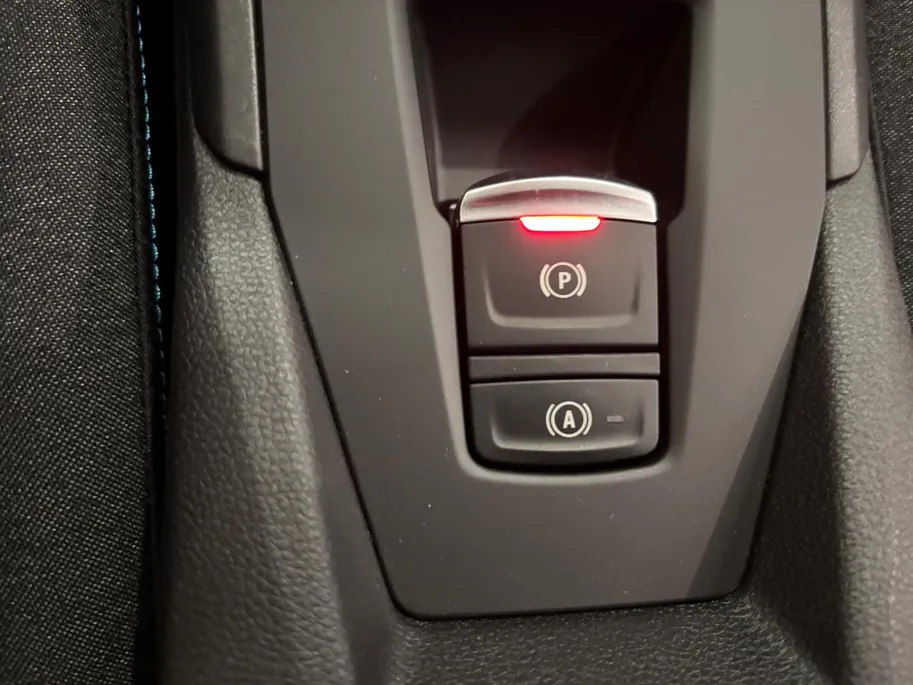 Renault Clio 1.8 Hybrid 160 evolution Direct uit voorraad leverbaar! | 5 jaar garantie | Staat in de showroom bij Renault Den Haag! |