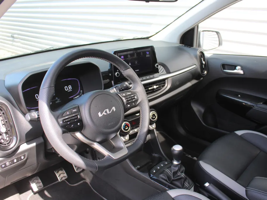 Kia Picanto 1.0 DPI GT-Line | Stuur-/stoelverwarming | Schuifdak | Camera | Dodehoek detectie | Telefoonlader | Clima | Navi | 16' LM | LED | Cruise |