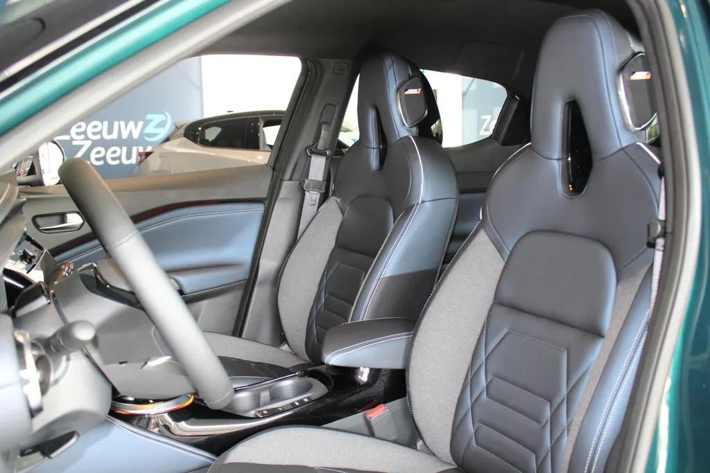 Nissan Juke 1.6 Hybrid Pulse |360grd camera| Bose | Parkeersensoren voor en achter | Navigatie | Automaat| Stoel verwarming | Lederen bekleding | 19inch Wielen| Stuurverwarming |