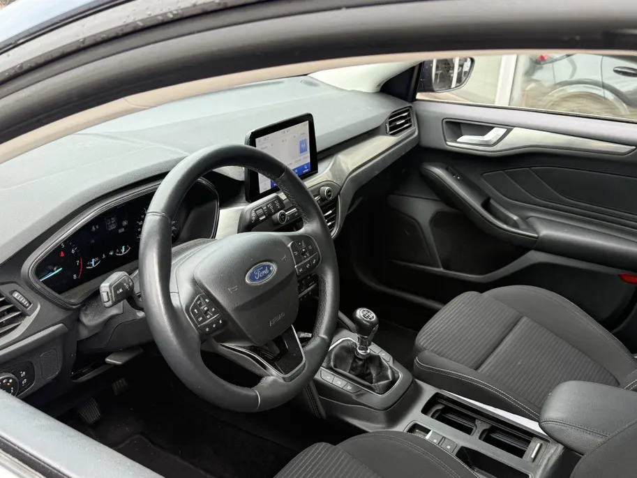 Ford Focus Wagon 1.0 EcoBoost Titanium +