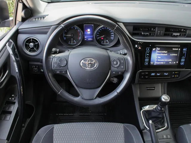 Toyota Auris 1.2T Dynamic | Navi | Cruise | Clima | Trekhaak