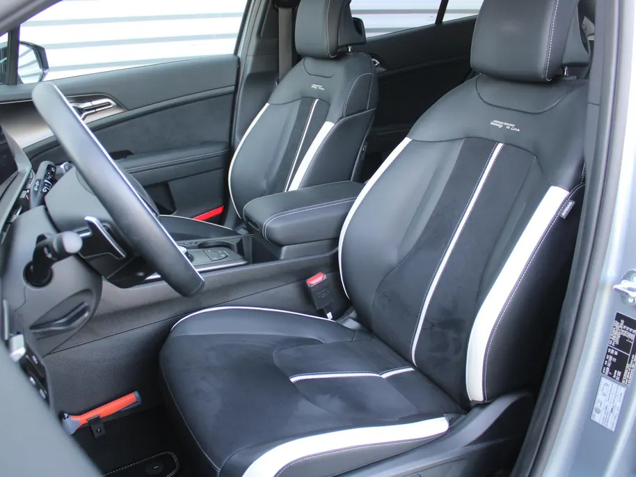 Kia Sportage 1.6 T-GDi Hybrid GT-Line | Trekhaak | Stuur-/stoelverwarming | Elek. stoelverstelling + achterklep | Schuifdak | 18" LM | Cruise adapt. | Camera |