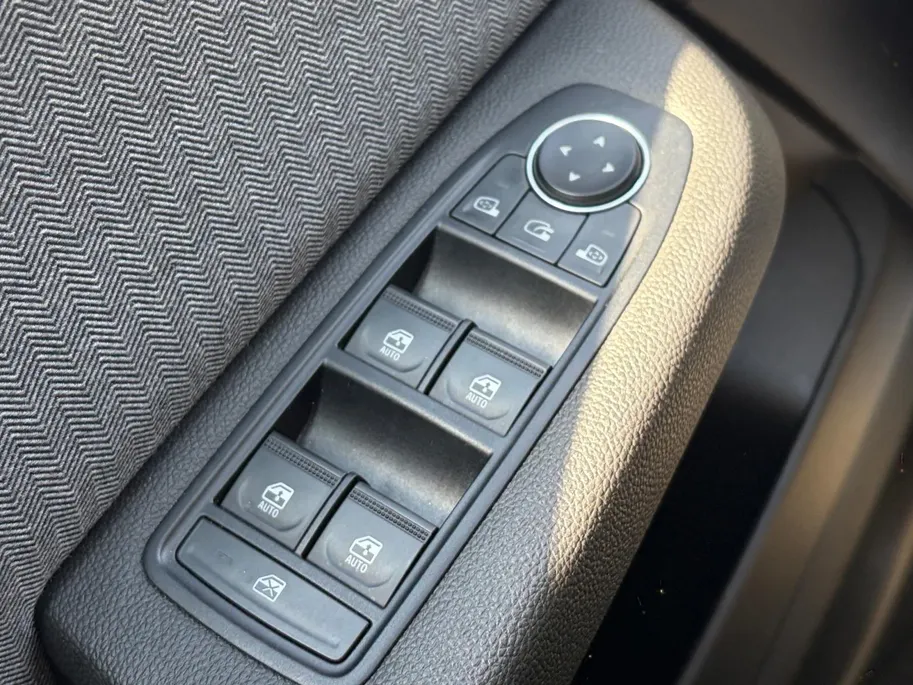 Renault Clio 1.6 E-Tech Full Hybrid 145 techno Apple Carplay/Android Auto , navi , camera , tel , lm velgen , parkeersensoren .