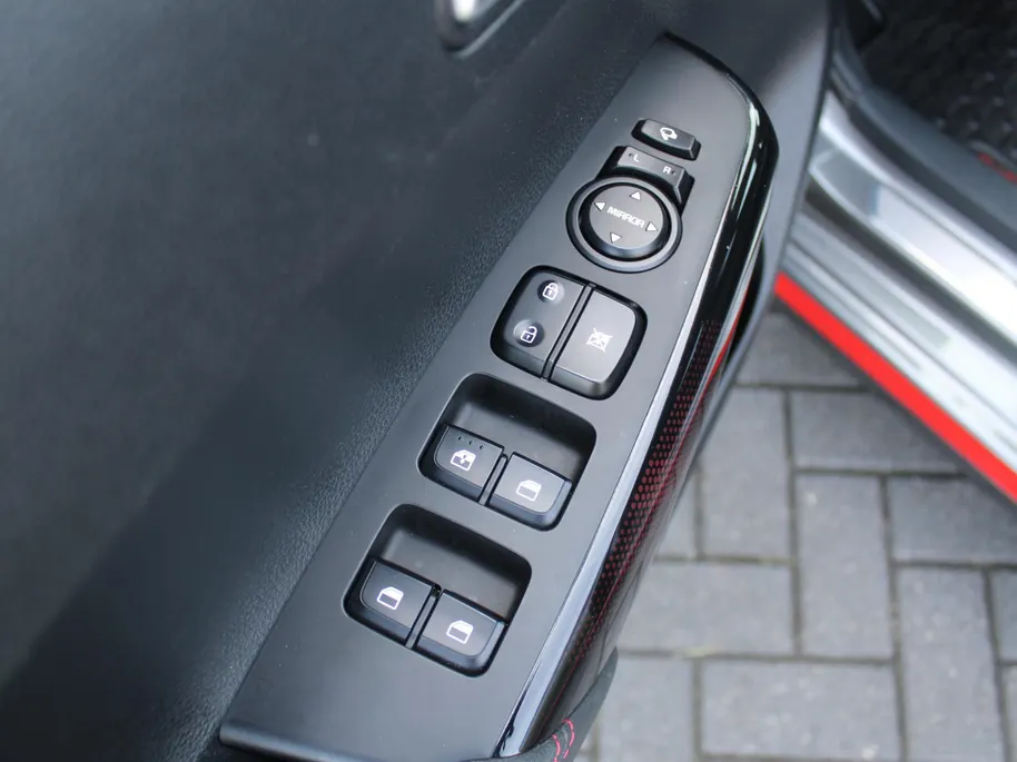 Kia Picanto 1.0 DPi GT-Line | Automaat | Cruise | Camera | Navi | 15' LM | All season | LED | Keyless | PDC |