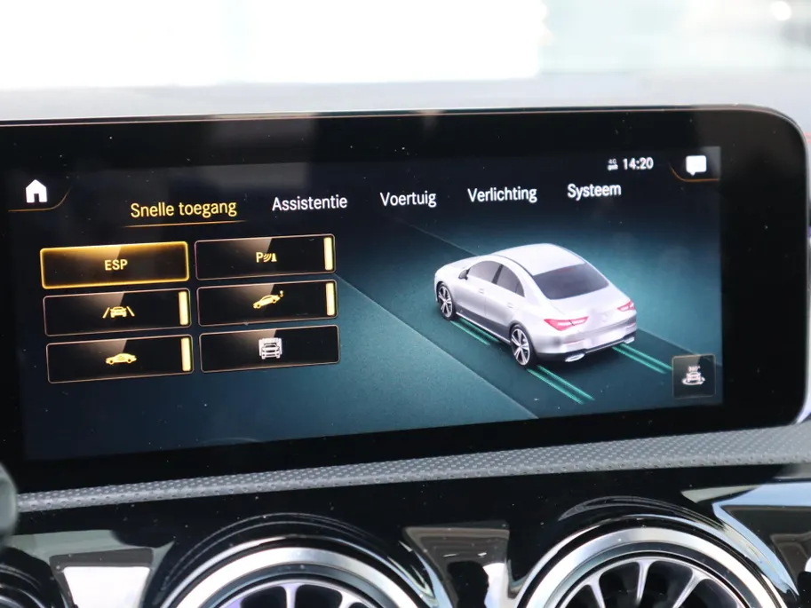 Mercedes-Benz CLA 200 Business Solution AMG