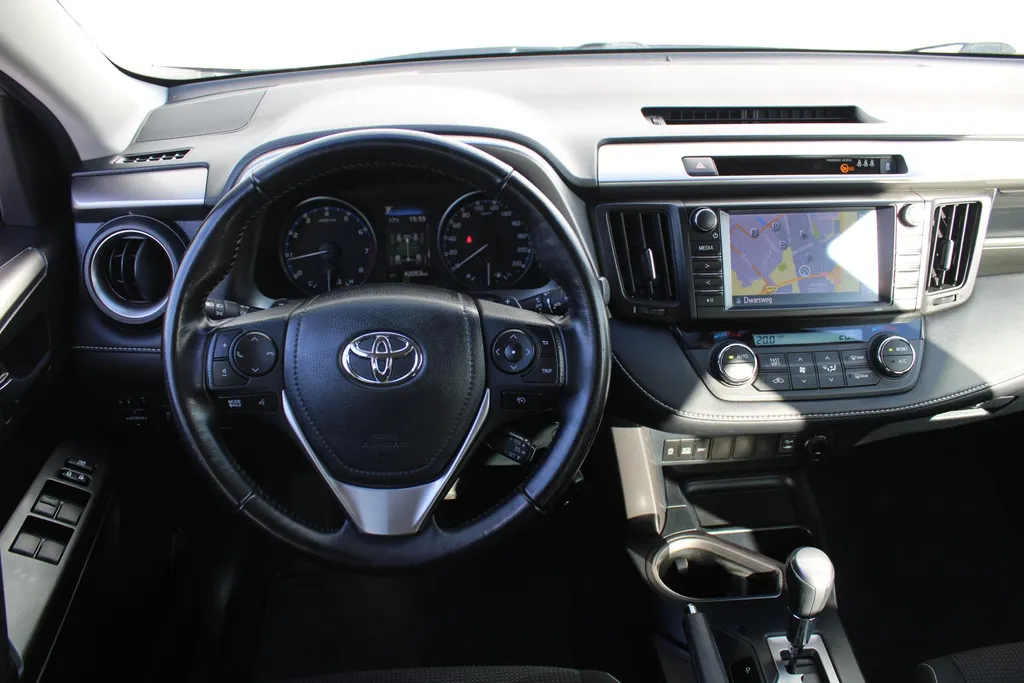 Toyota RAV4 2.0 VVT-i AWD Dynamic | 17' LM | Airco | Navi | Camera | Trekhaak | Automaat |
