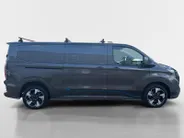 Ford Transit Custom 300 2.0 TDCI L2H1 Sport | Automaat | Adapt. Cruise control | BLIS | Winter pack | Elektr. bestuurdersstoel | Parkeersensoren voor en achter | Achteruitrijcamera | Navigatie | Apple carplay & Android auto | 18' lichtmetalen velgen | Bovag garantie |