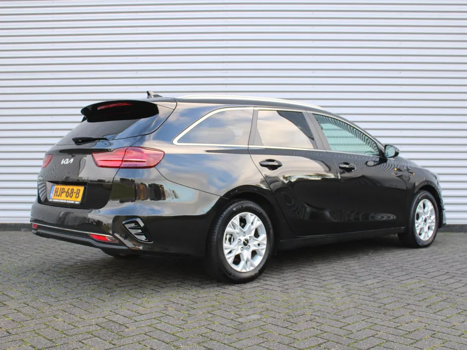 Kia Ceed Sportswagon 1.5 T-GDi DynamicPlusLine | Stoel- & stuurverwarming | Camera | Clima | Cruise adapt. | LED | Navi | Elek. achterklep | 16' LM |