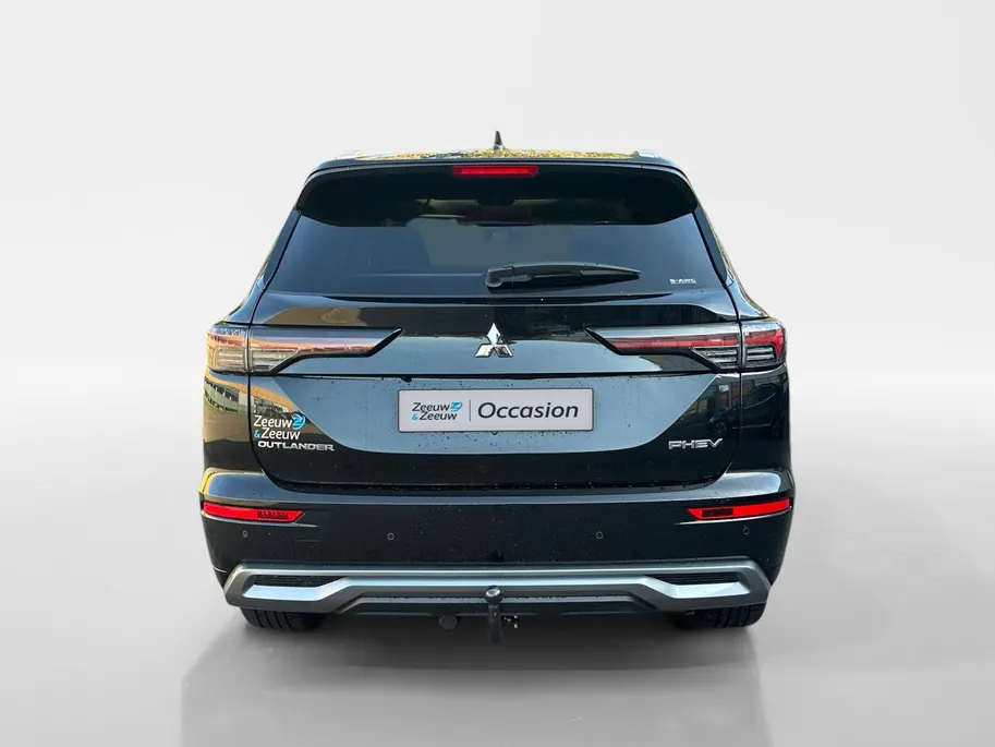 Mitsubishi Outlander 2.4 PHEV Instyle Leer | Electrische stoelverstelling met geheugen | Trekhaak afneembaar | Head-up display | Open dak panorama | 230Volt aansluiting in kofferruimte