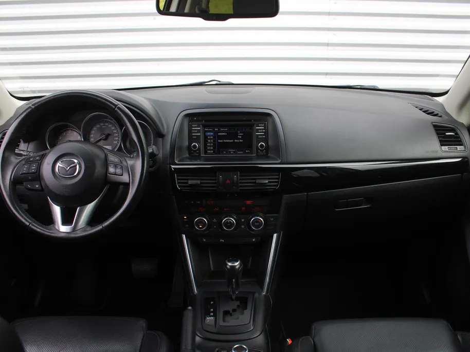 Mazda CX-5 2.0 GT-M 4WD | Stoelverwarming | 19' LM | Clima | Navi | Leer | Cruise | Camera | Xenon | Volledig dealer onderhouden! | Zeer nette auto |