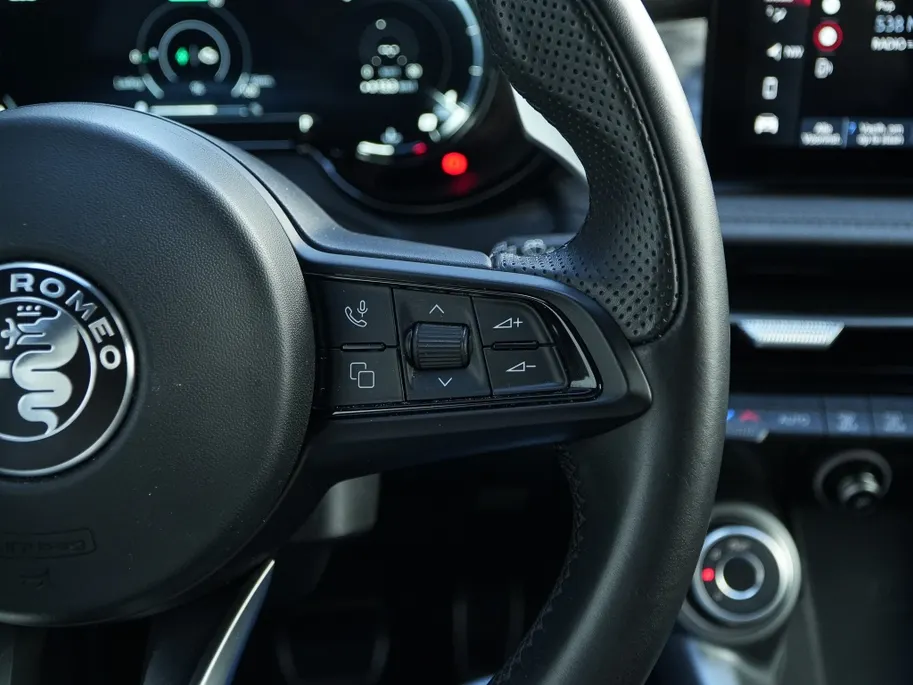 Alfa Romeo Tonale 1.5 MHEV 130 PK Hybrid Edizione Speciale | Navi | Carplay | LED | 20'