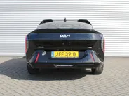 Kia EV4 Fastback GT-PlusLine 81.4 kWh | Schuifdak | Stuur-/stoelverwarming + ventilatie | Camera rondom | Elek. stoelverstelling | Leer | HUD | LED | 19' LM |