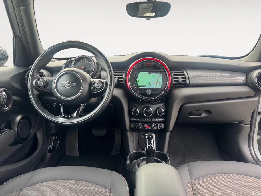MINI Cooper 1.5 Cooper Business Edition Automaat | Navi | Clima | Cruise Control | LM Velgen | LED-Koplampen
