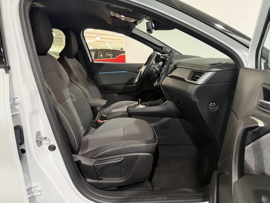 Renault Captur 160PK E-Tech Full Hybrid Techno Automaat | Camera | Parkeersensoren | Adaptive Cruise Control | Climate Control | Apple CarPlay/Android Auto | Full LED | Licht & Regen Sensor | Lichtmetalen Velgen |