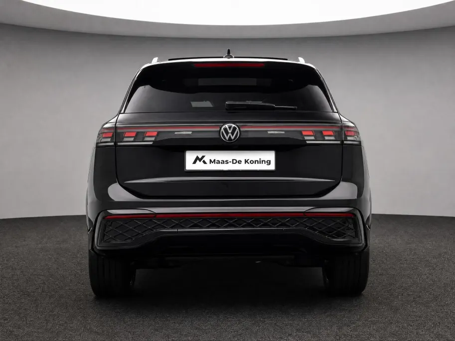Volkswagen Tiguan 1.5 eHybrid 272pk DSG R-Line Business · Trekhaak · Panoramadak · Dodehoeksensoren · Apple/Android Car Play · Camera · Garantie t/m 23-08-2028 of 100.000km