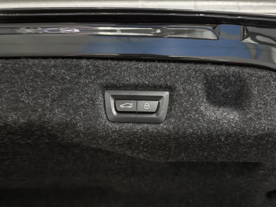 BMW M5 Sedan M5