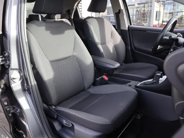 Toyota Yaris 1.5 Hybrid Dynamic Limited | Stoelverwarming | Parkeersensoren