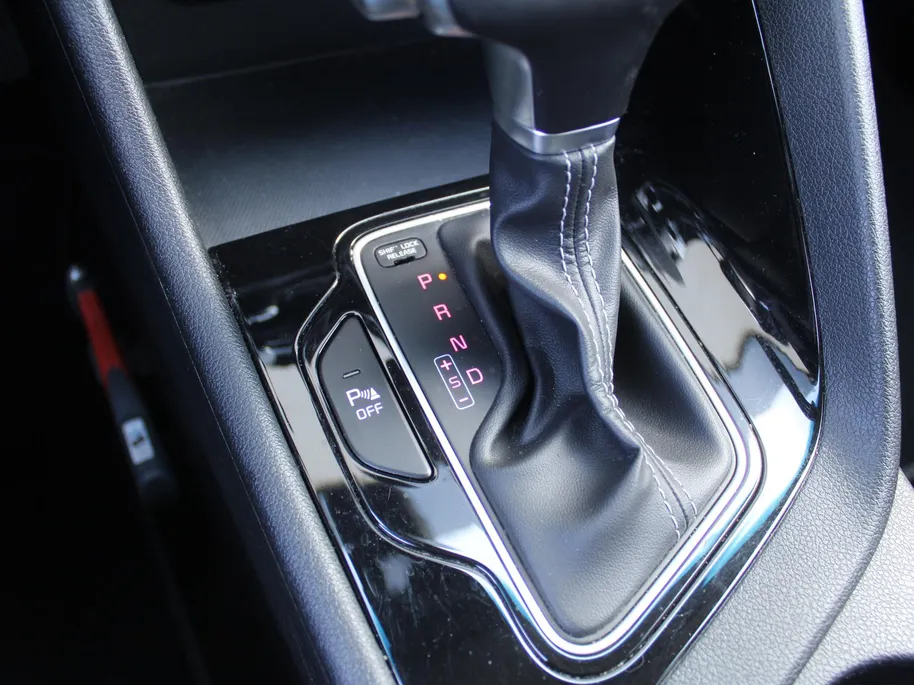 Kia Niro 1.6 GDi Hybrid DynamicPlusLine | Stuur-/stoelverwarming | Camera | Leer | Navi | Clima | Cruise adapt. | Keyless | 16' LM |