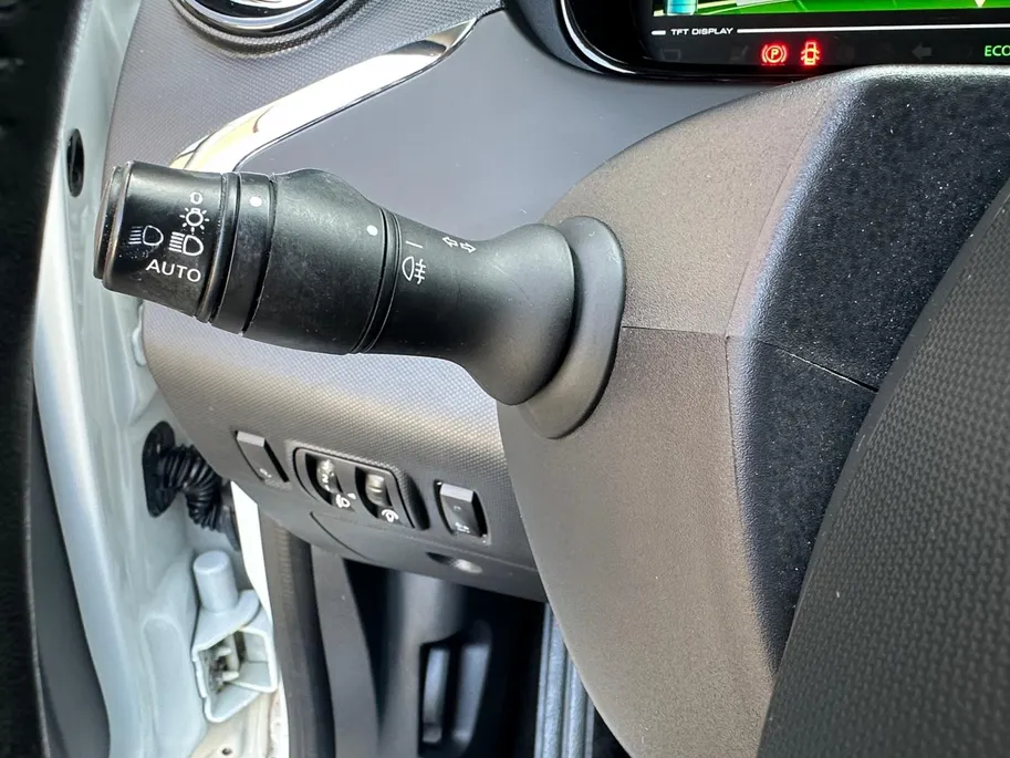 Renault ZOE R110 Limited 41 kWh | Koop Accu | SOH 92.2% | Parkeersensoren | Cruise & Climate Control | Stoelverwarming | Bluetooth | Navigatie | 12 Maanden BOVAG Garantie