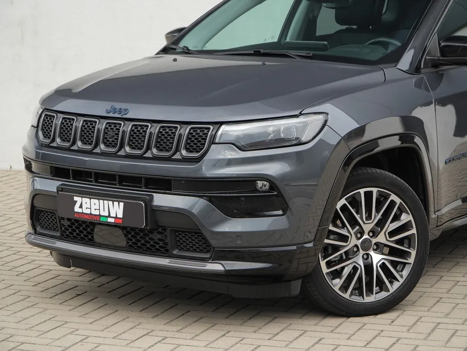 Jeep Compass 4xe 240 PK Hybrid Summit | Pano | Safety | 360cam | 19'