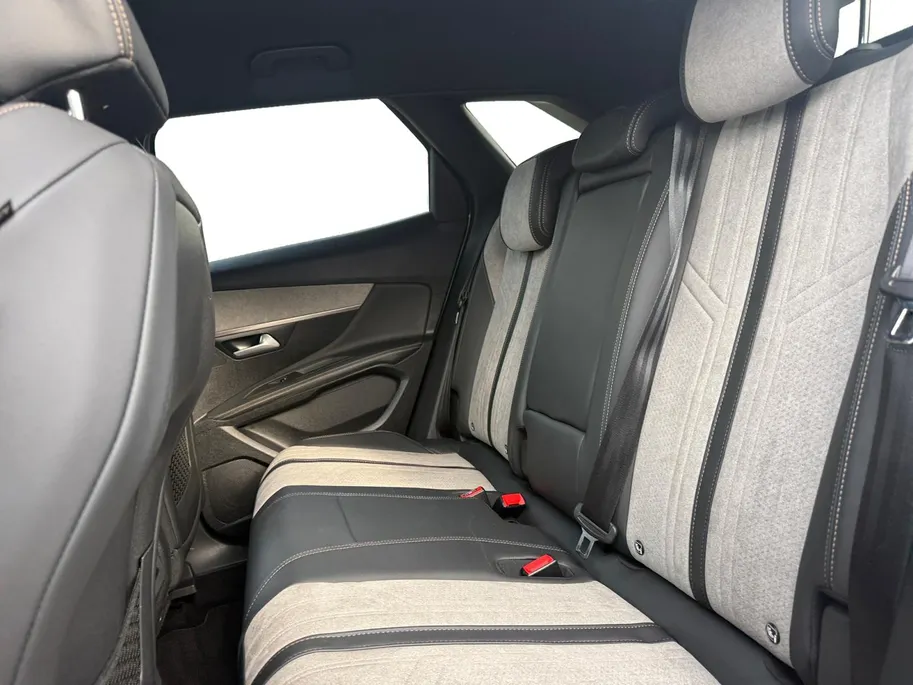 Peugeot 3008 1.6 HYbrid 225 GT | Adapt. Cruise Control | Elektr. verstelbare bestuurdersstoel | Achteruitrijcamera | Dodehoek Detectie | Elektr. achterklep |