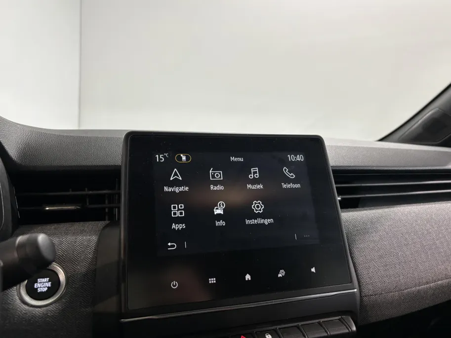 Renault Clio 90PK TCe GPF Techno | Navi | Camera | Parkeersensoren | Digital Cockpit | Apple CarPlay/Android Auto | Armsteun | Licht & Regen Sensor | Climate Control |