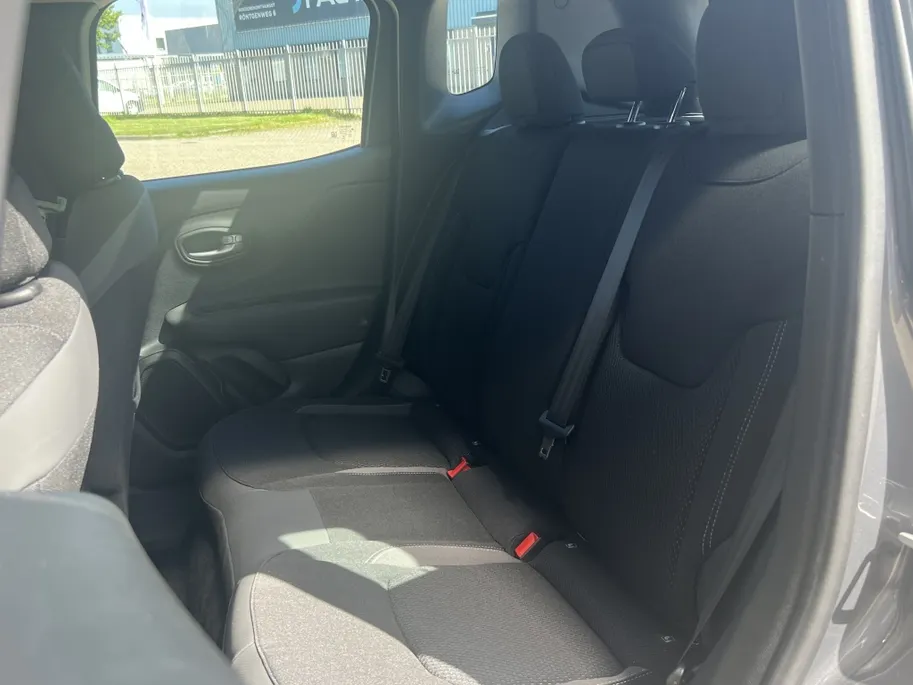 Jeep Renegade 1.5T e-Hybrid 130 PK Altitude | Pano | Tech Pack