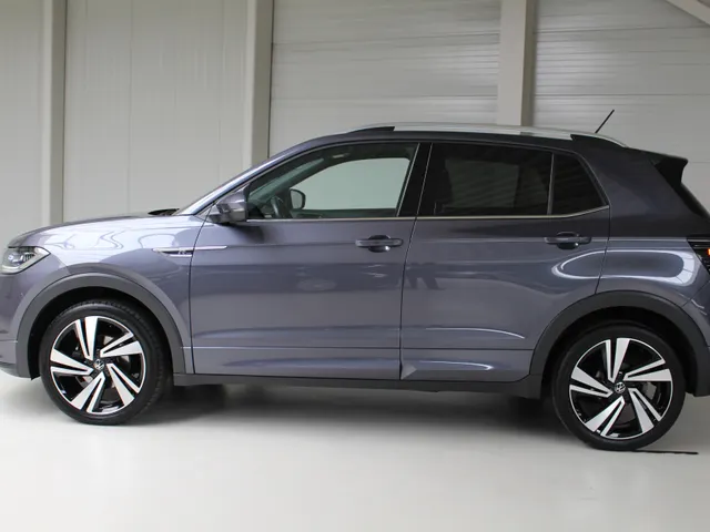 Volkswagen T-Cross 1.5 TSI DSG Style R-Line Navigatie | Camera | 18' R-Line velgen |