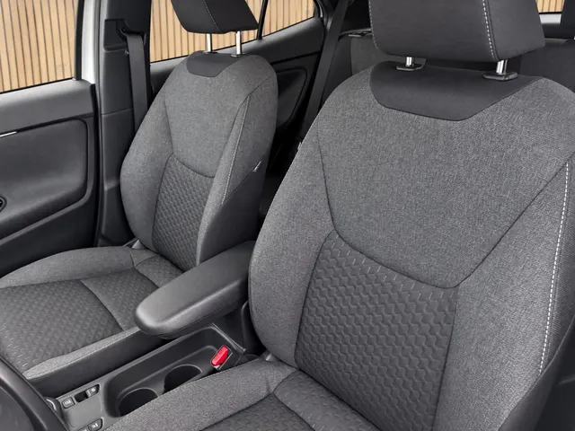 Toyota Yaris Cross 1.5 Hybr 130 Dynamic | Blindspot | Parkeersensoren | All Seasons